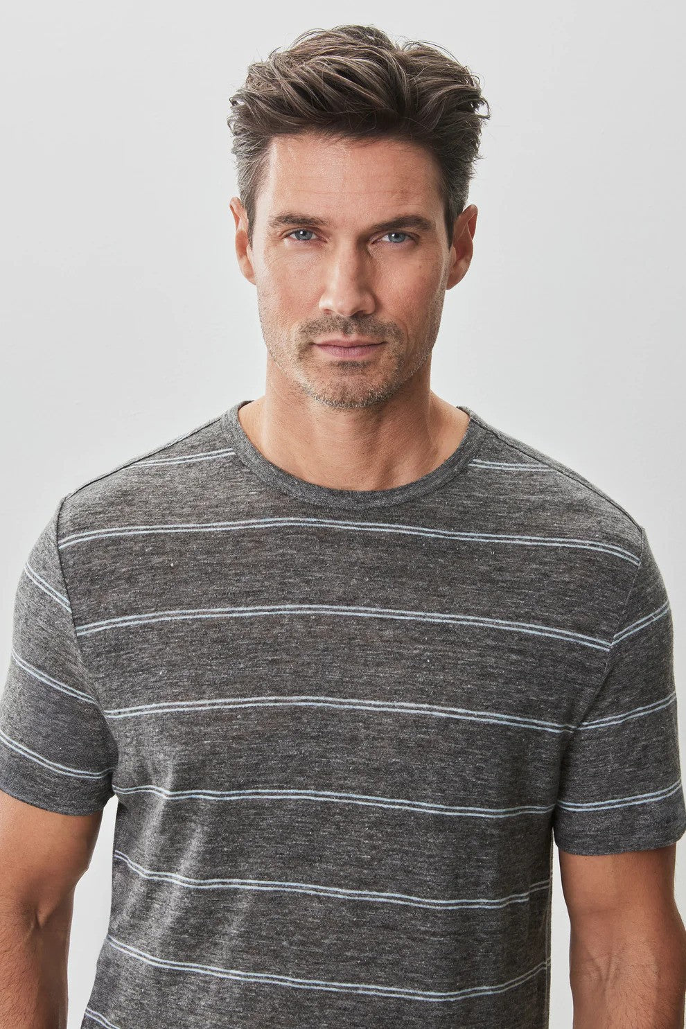 Robert Barakett | le T-shirt ''Folsom'' à rayures en mélange de lin - Gris charcoal