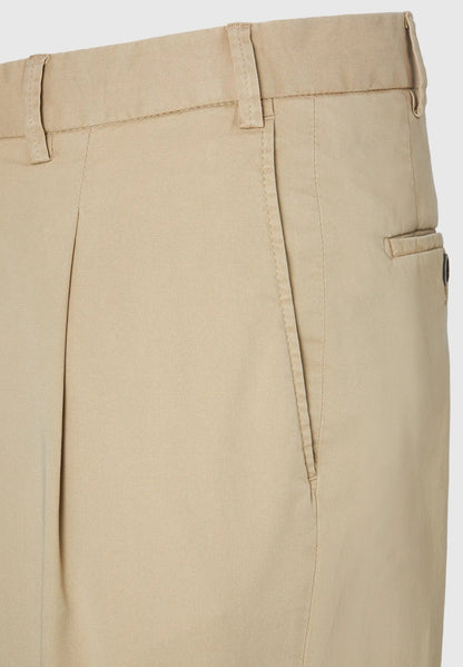 HILTL  | Le chino ''Primo'' en coton et lyocell -Beige