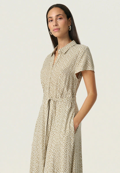 SOAKED IN LUXURY | Robe "ARJANA" - Kaki
