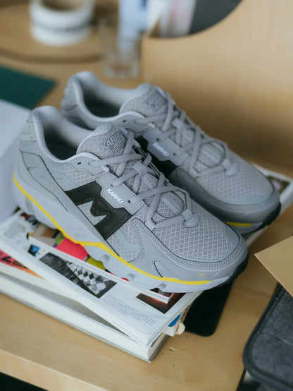 Karhu | baskets "Super Fulcrum" - Gris reflectif