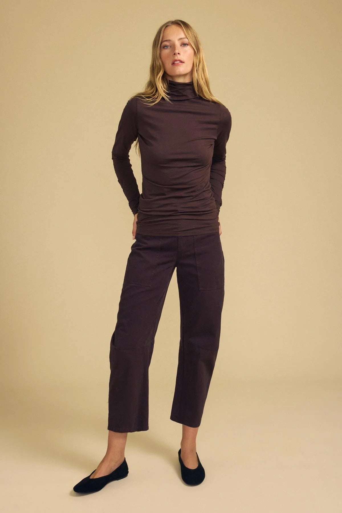 Velvet | Le pantalon barrel ''Brylie'' | Marron