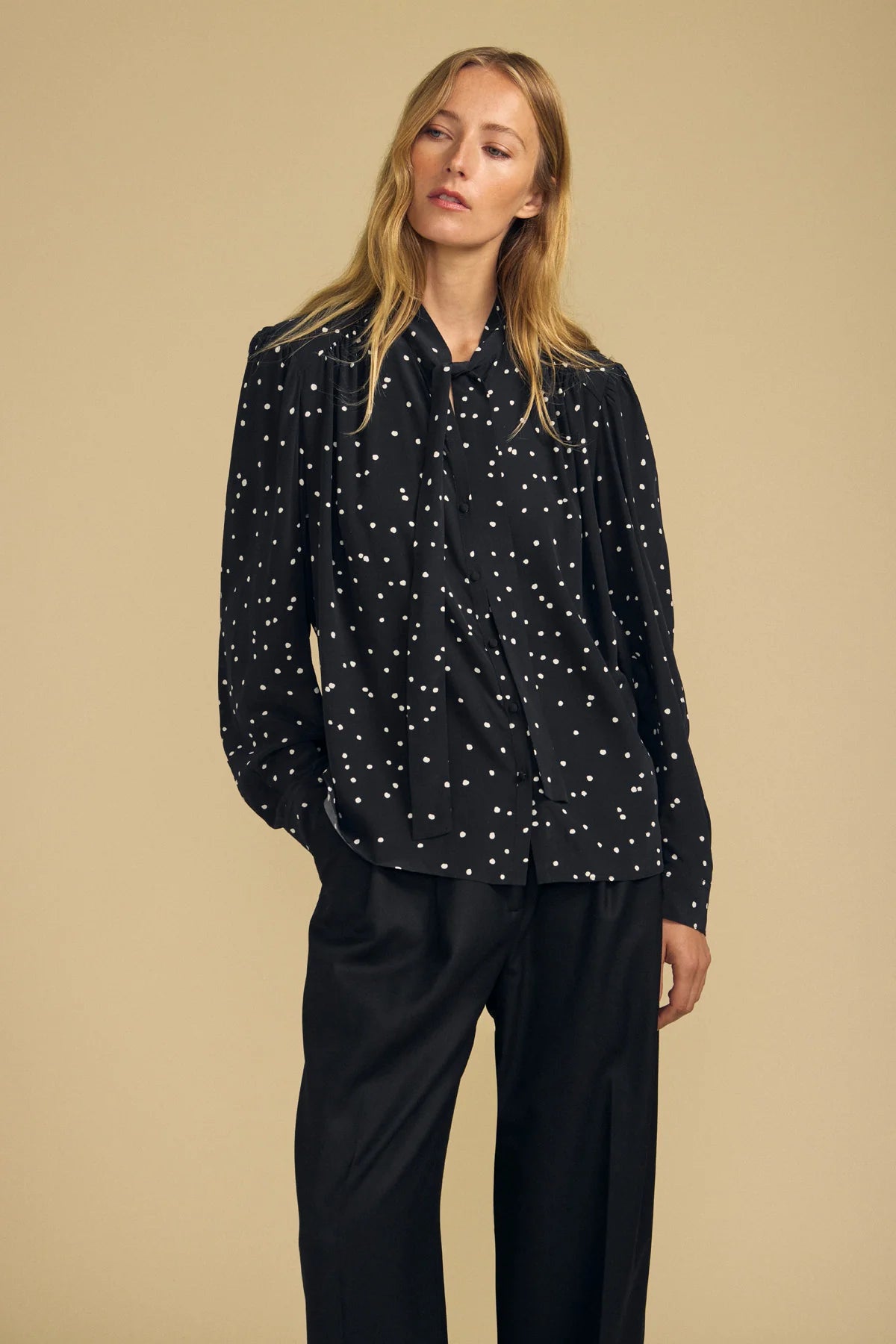 Velvet | Blouse l 'Alma' | Polkadot Noir