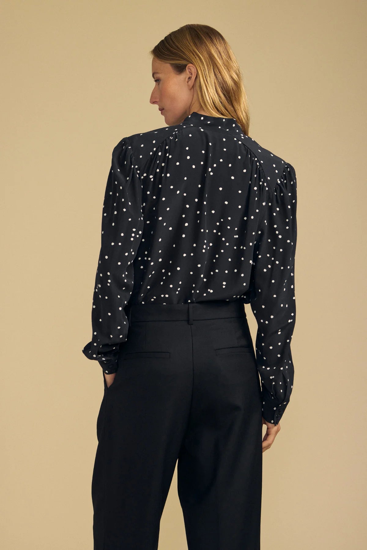 Velvet | Blouse l 'Alma' | Polkadot Noir