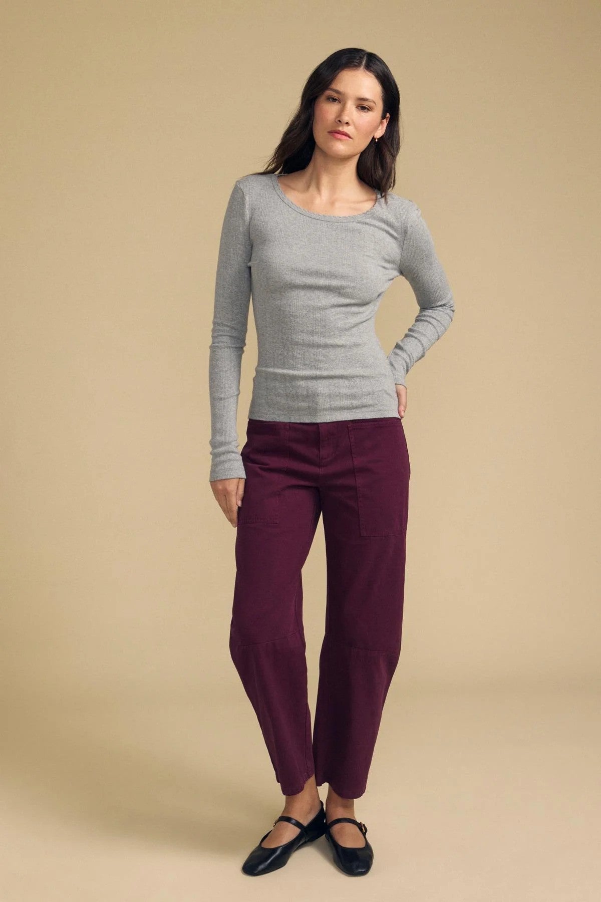 Velvet | Le pantalon barrel ''Brylie'' | Prune foncée