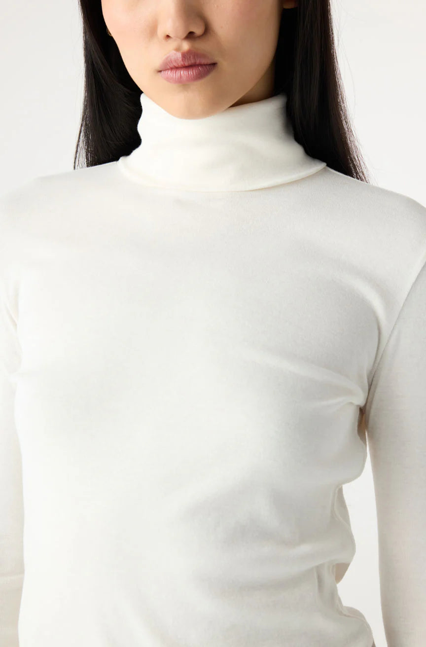 AMO |  T-shirt à col roulé côtelé ''REESE''-  Coquille d'œuf 