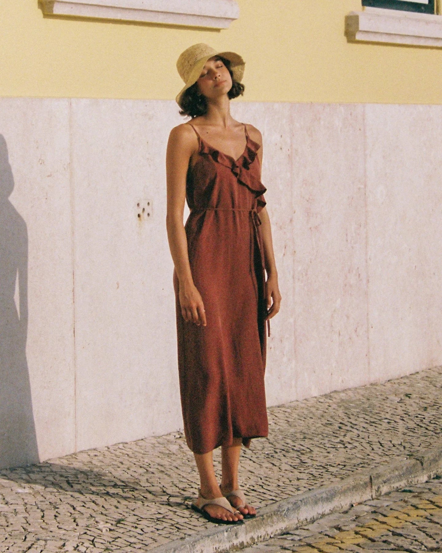 Bella Dahl | Robe midi à bretelles volantées - Rouge