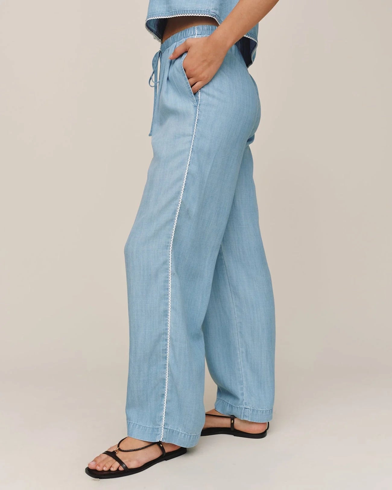 Bella Dahl | Pantalon 'Scellop side sea'| Bleu pâle