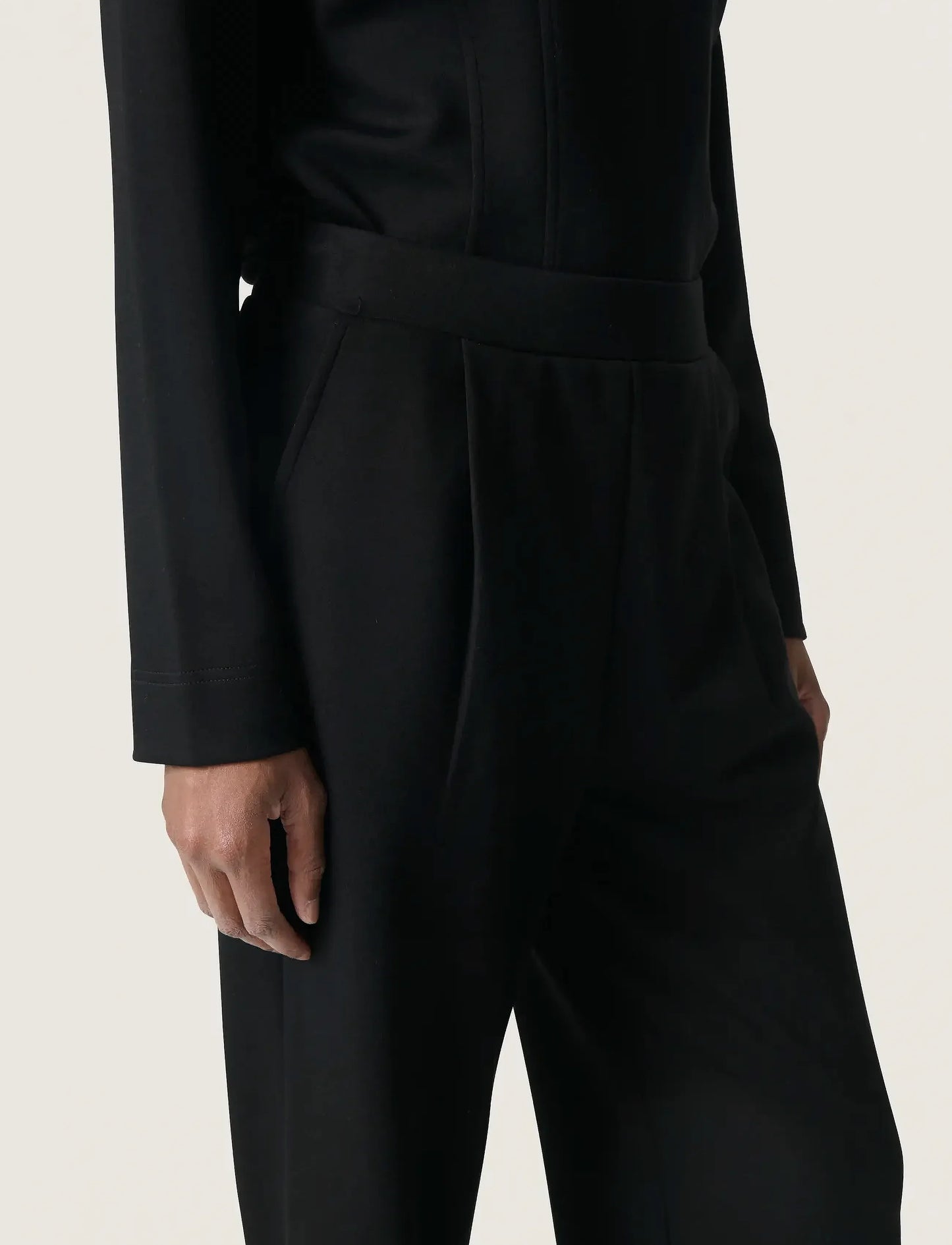 SOAKED IN LUXURY | Pantalon droit Marigold - Noir