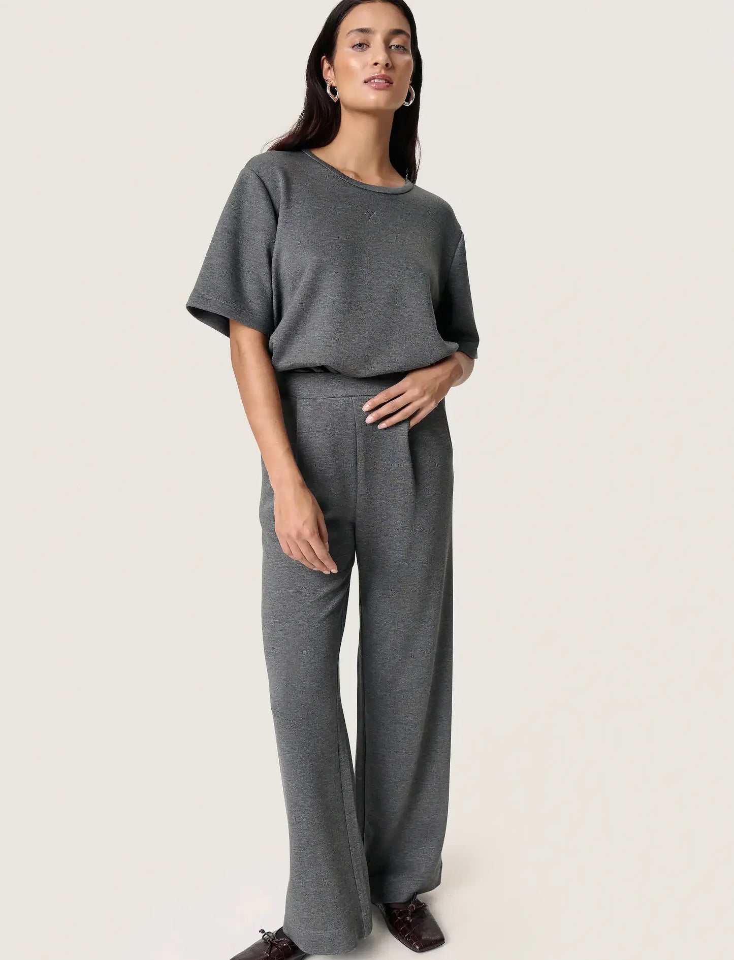 SOAKED IN LUXURY | Pantalon droit Marigold - Gris