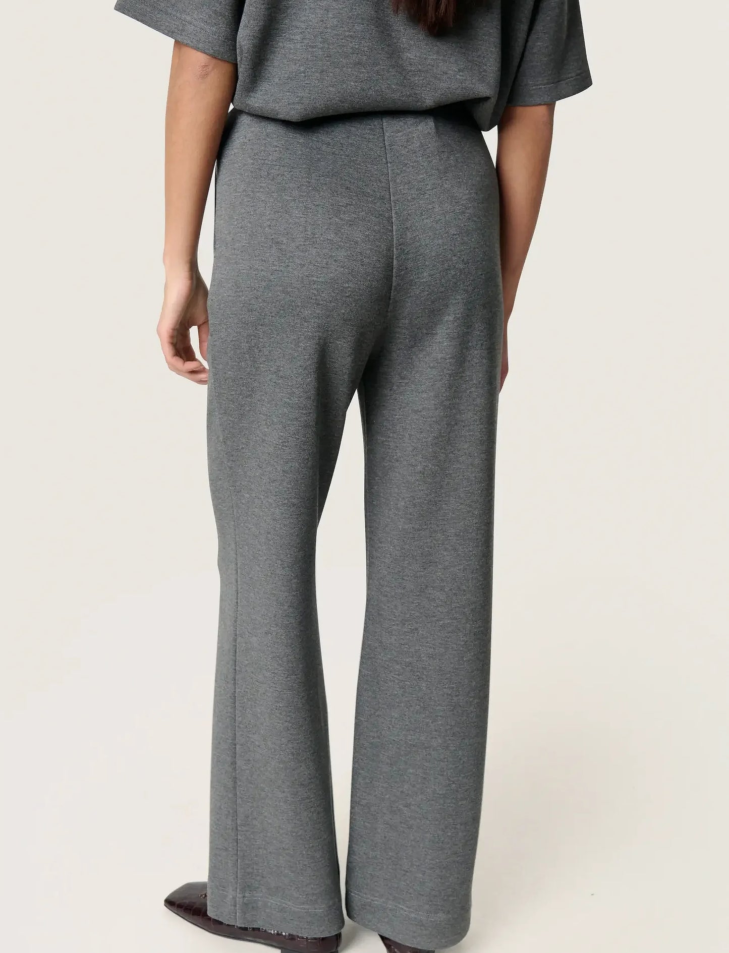 SOAKED IN LUXURY | Pantalon droit Marigold - Gris