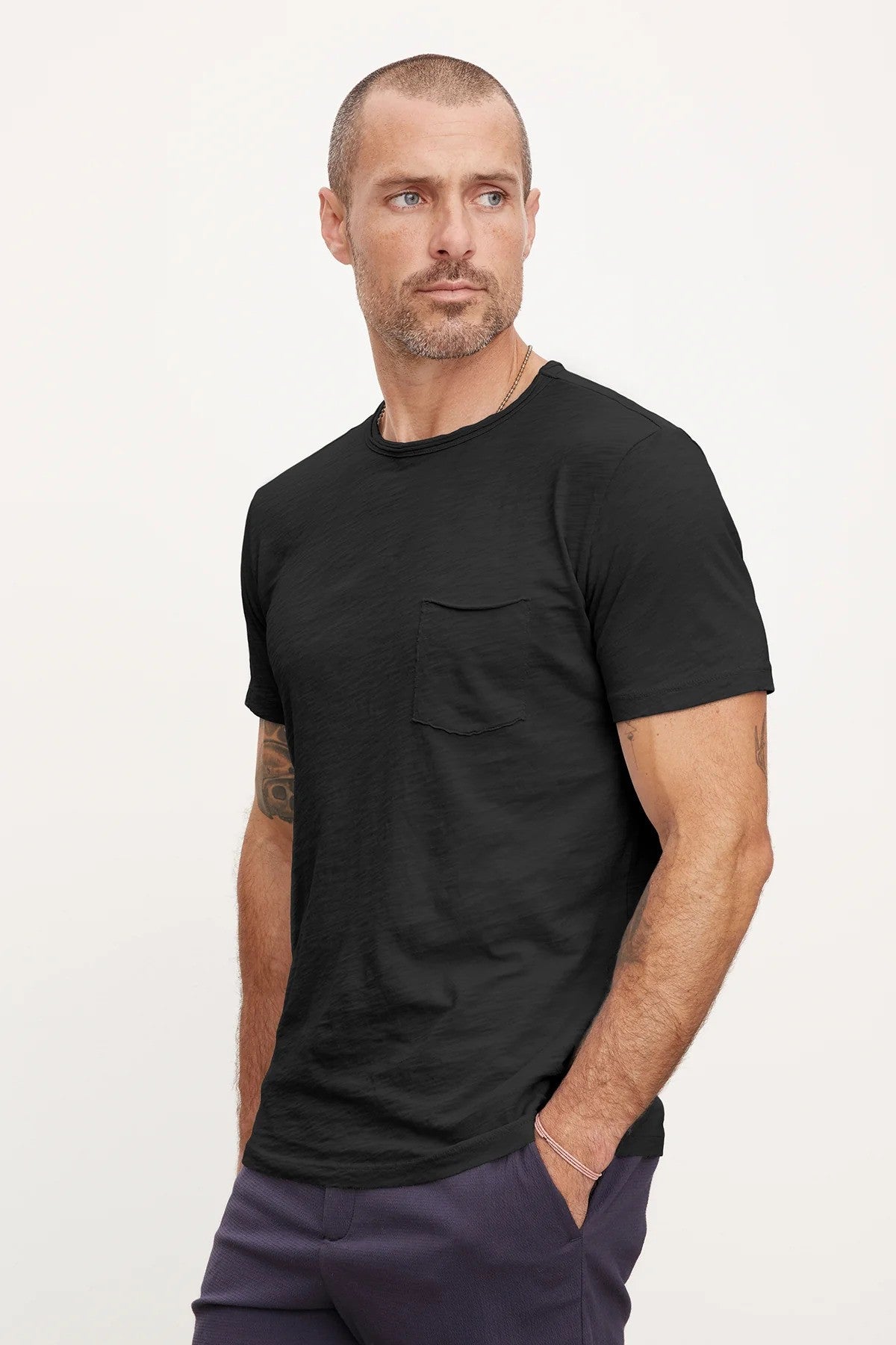 Velvet  |Le T-shirt Chad à poche en coton flammé - Noir