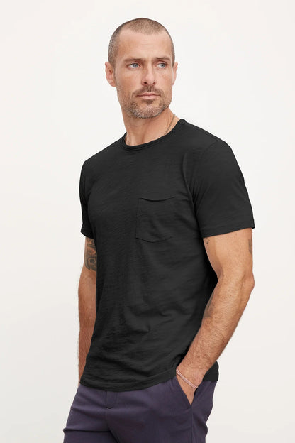 Velvet  |Le T-shirt Chad à poche en coton flammé - Noir