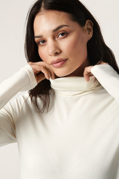 SOAKED IN LUXURY | Col roulé "Hanadi" -  Blanc