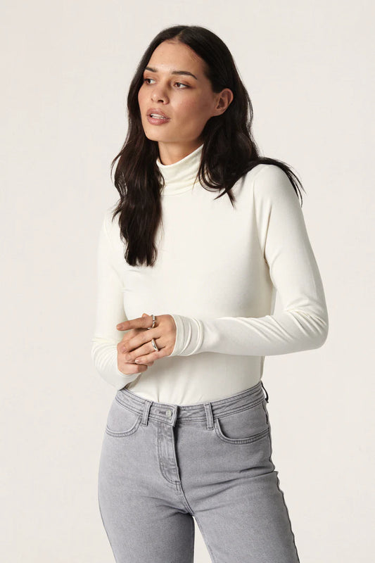 SOAKED IN LUXURY | Col roulé "Hanadi" -  Blanc