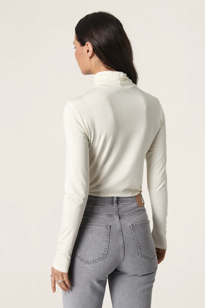 SOAKED IN LUXURY | Col roulé "Hanadi" -  Blanc