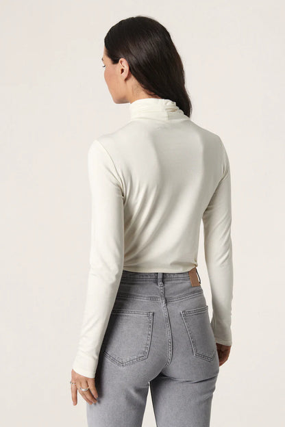 SOAKED IN LUXURY | Col roulé "Hanadi" -  Blanc