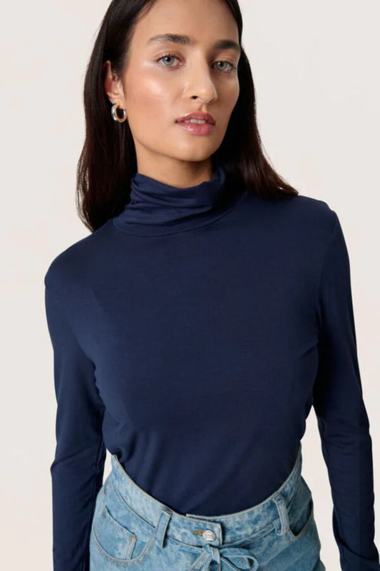 SOAKED IN LUXURY | Col roulé "Hanadi" -  Marine
