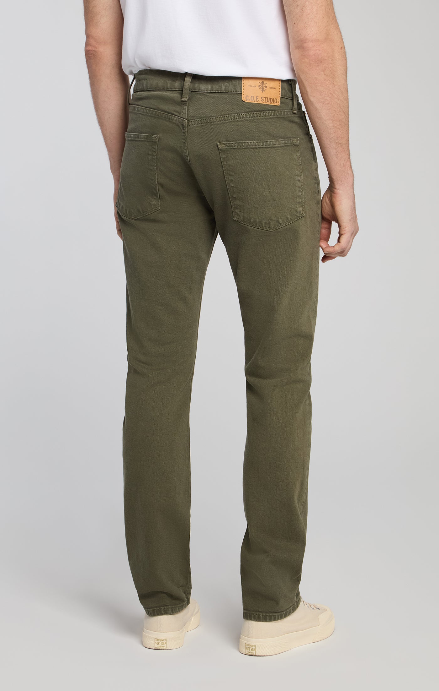 C.O.F. Studio | Jeans M8 coupe droite - Vert olive