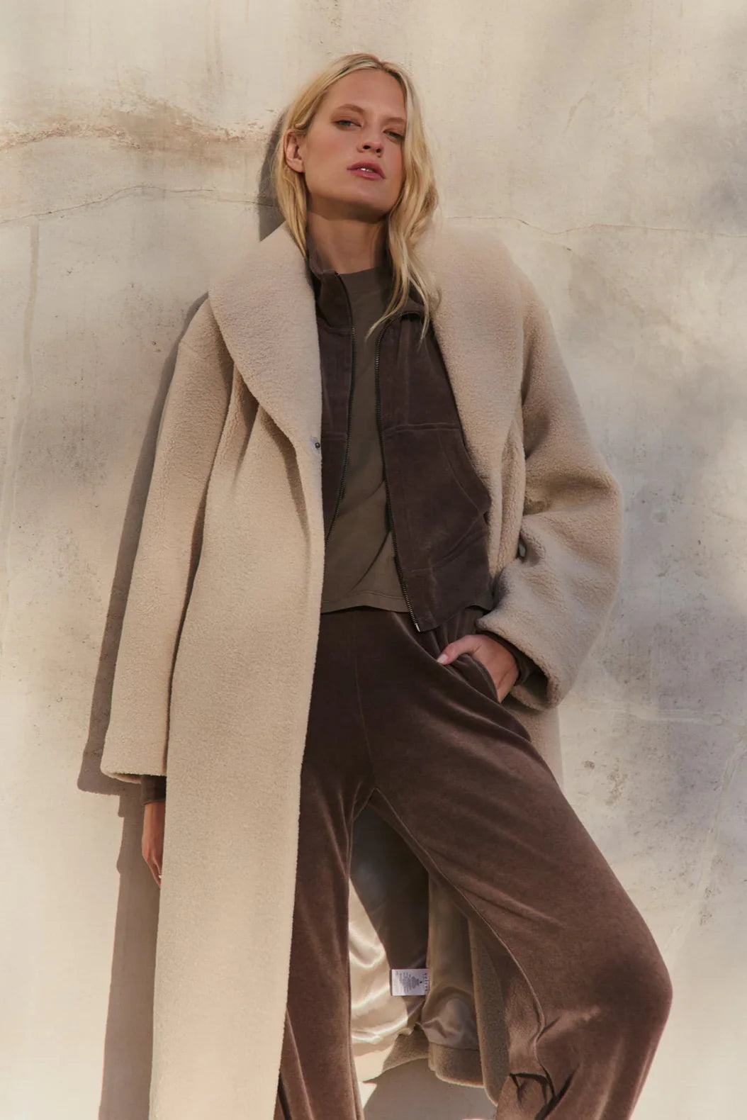 Velvet | Manteau réversible ''Eleanor'' en fausse fourrure sherpa - Sable