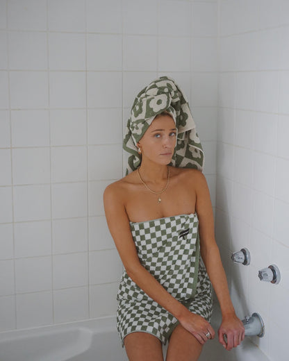 Un Art de Vivre - ''Retro Flower'' bath towel - Green