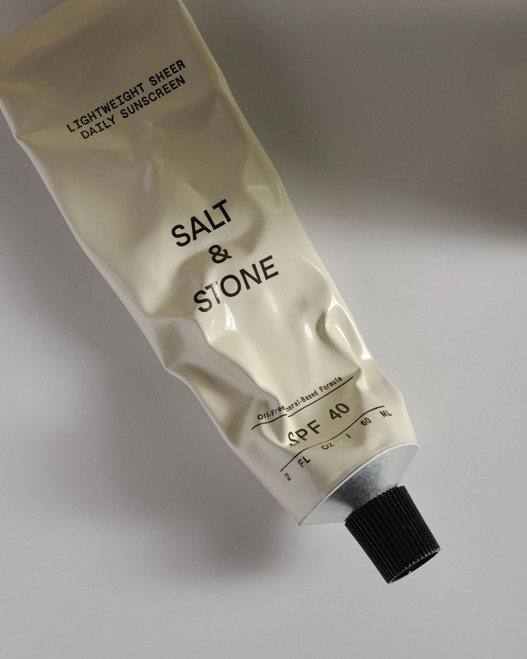 Salt & Stone - Écran solaire quotidien léger et translucide - FPS 40