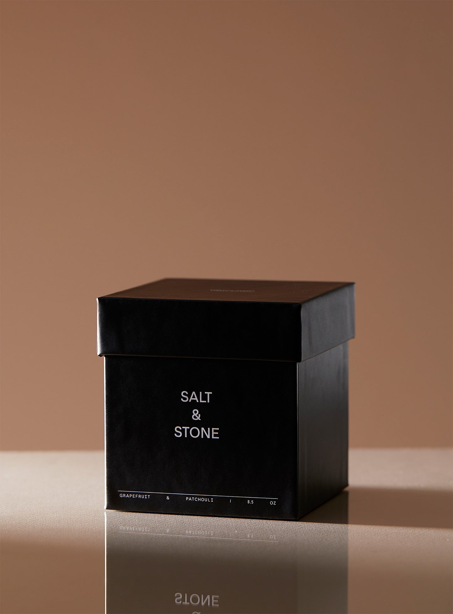 Salt & Stone - La bougie parfumée pamplemousse et patchouli