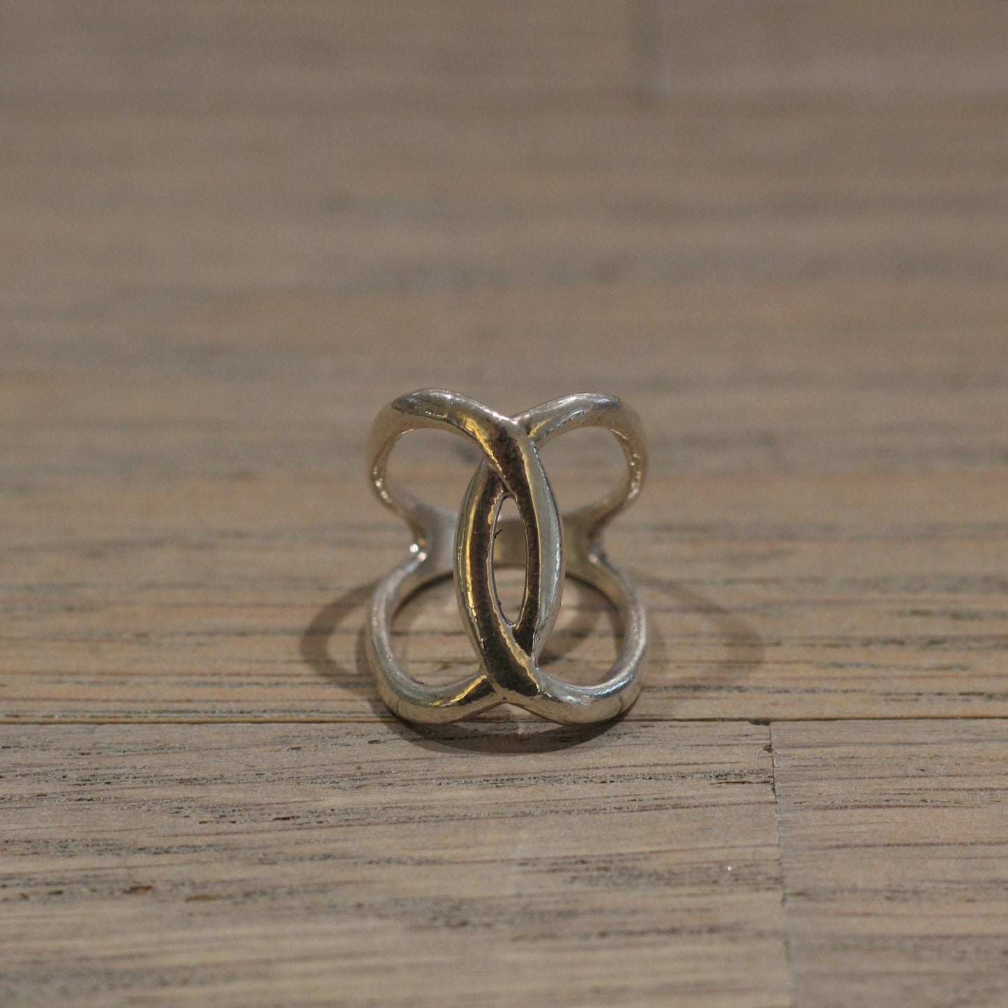 Bloodstone Jewels - Bague Chanel en tissu ouvert pour femme