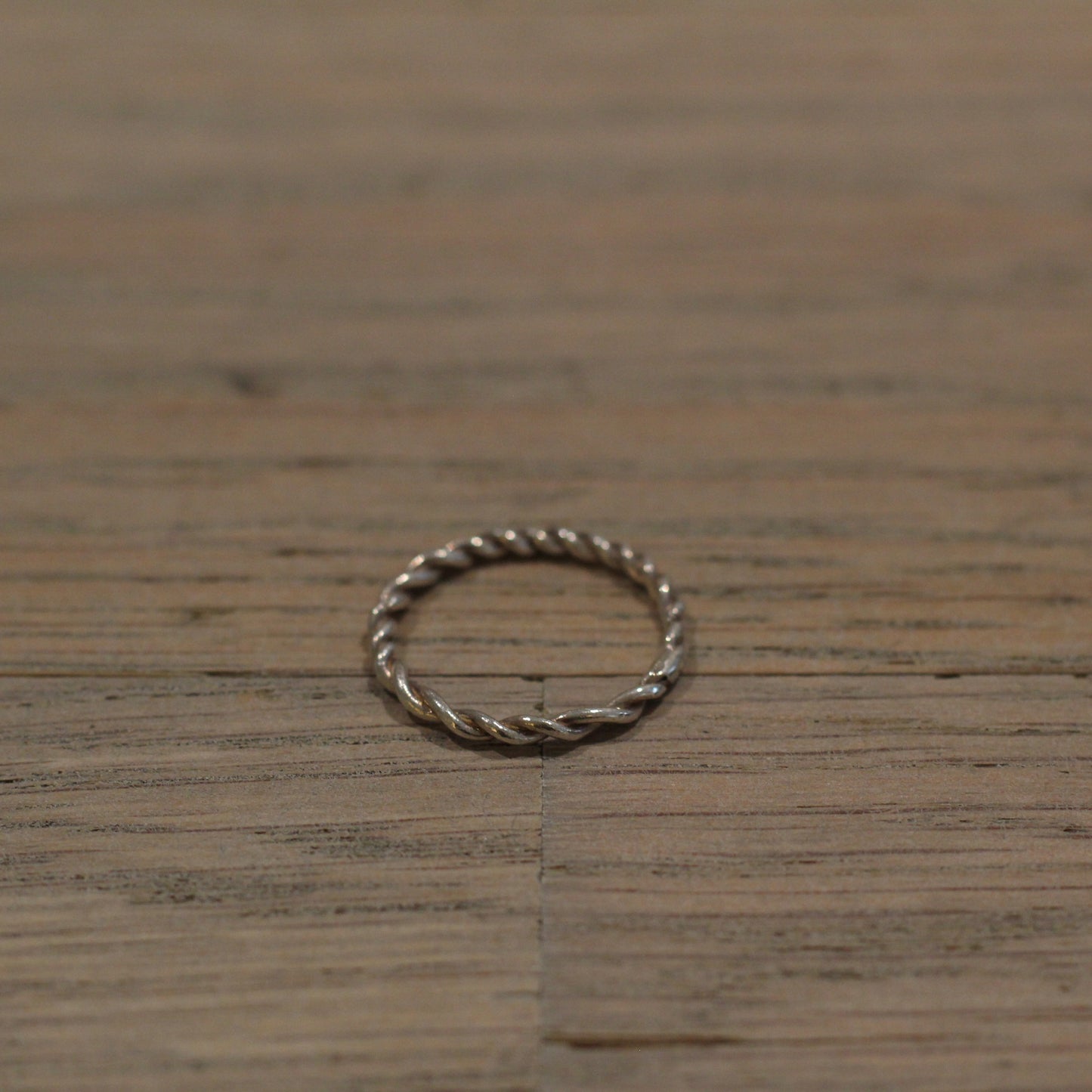 Bloodstone - Small twisted ring for women