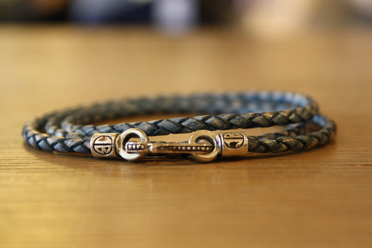 Blood Stone Jewels Triple Bangle in Washed Blue