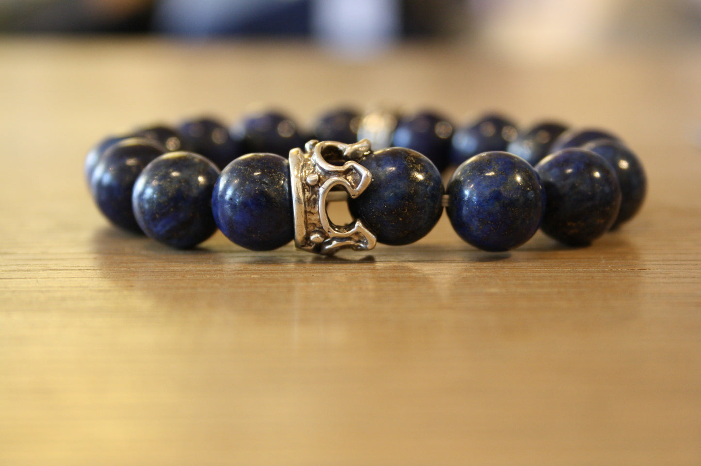 Blood Stone Jewels Bracelet en perles de Lapis Lazuli et couronne en argent