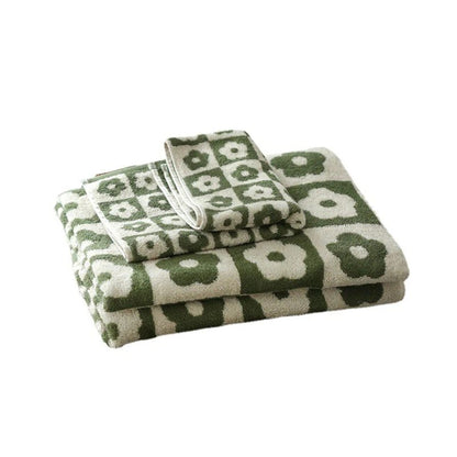 Un Art de Vivre - ''Retro Flower'' bath towel - Green