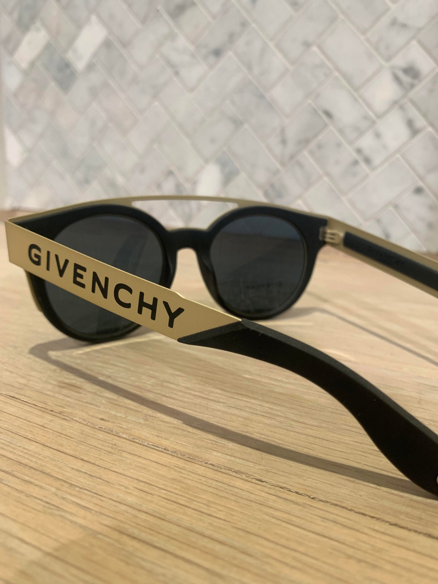 GIVENCHY - SUNGLASSES - ROUND