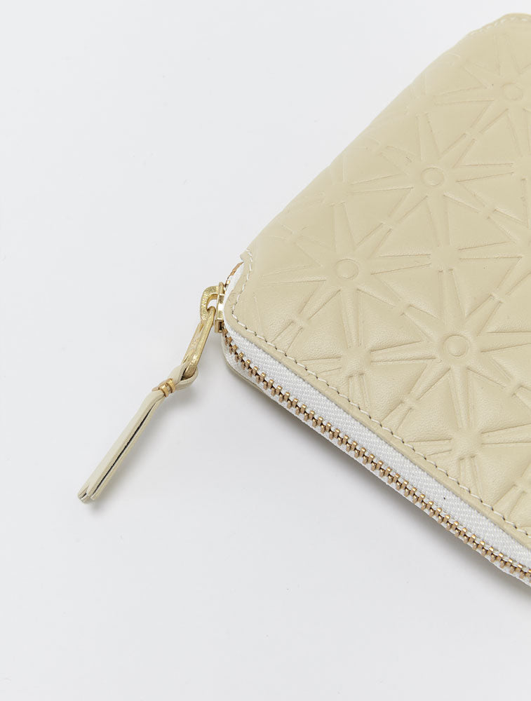 Comme des Garçons - Square zipped wallet in embossed leather - off-white