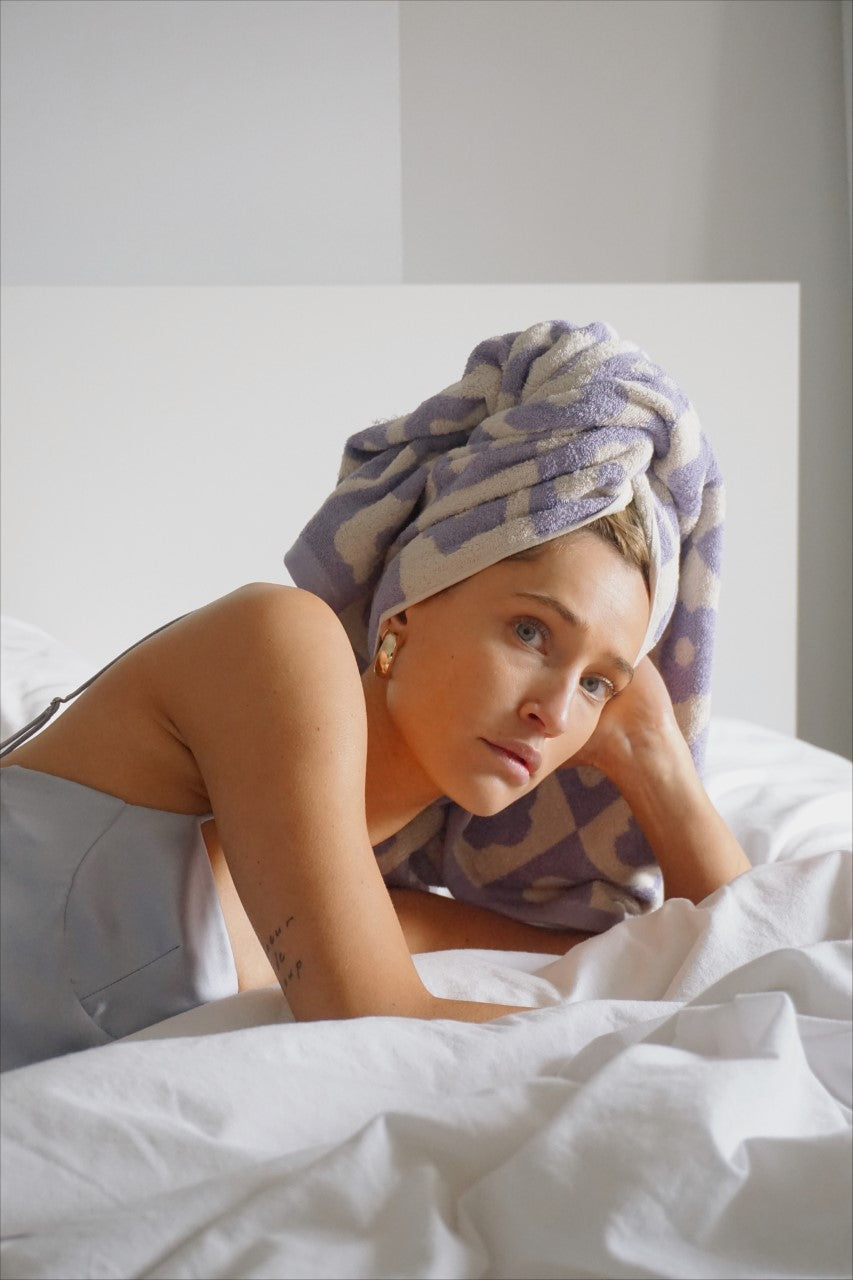 An Art of Living - ''Retro Flower'' bath towel - Mauve